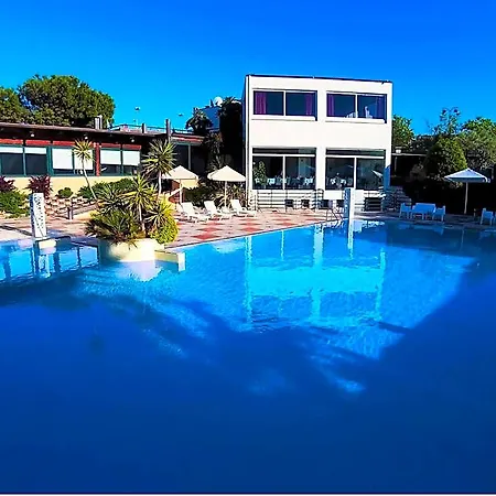 Hotel Eden Park 3*