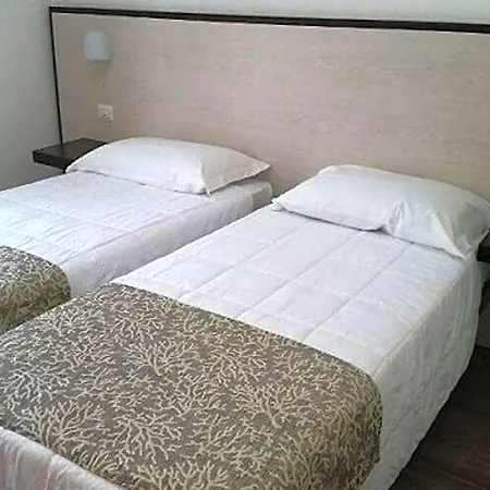 Hotel Eden Park 3*