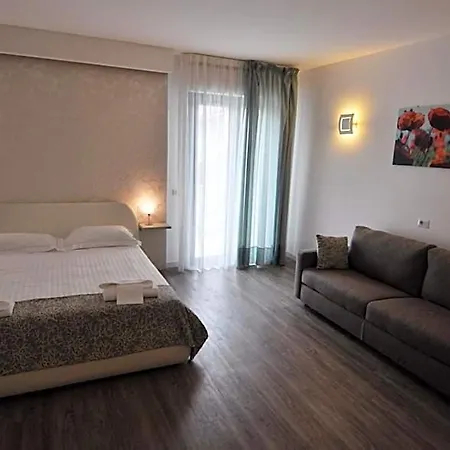 Hotel Eden Park 3*