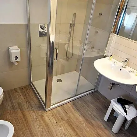 Eden Park Hotel 3*