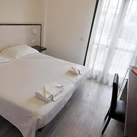 Eden Park Hotel 3*